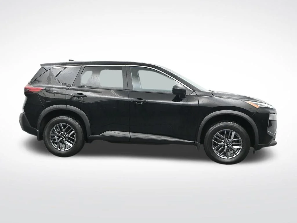 Used 2023 Black Nissan S image 4