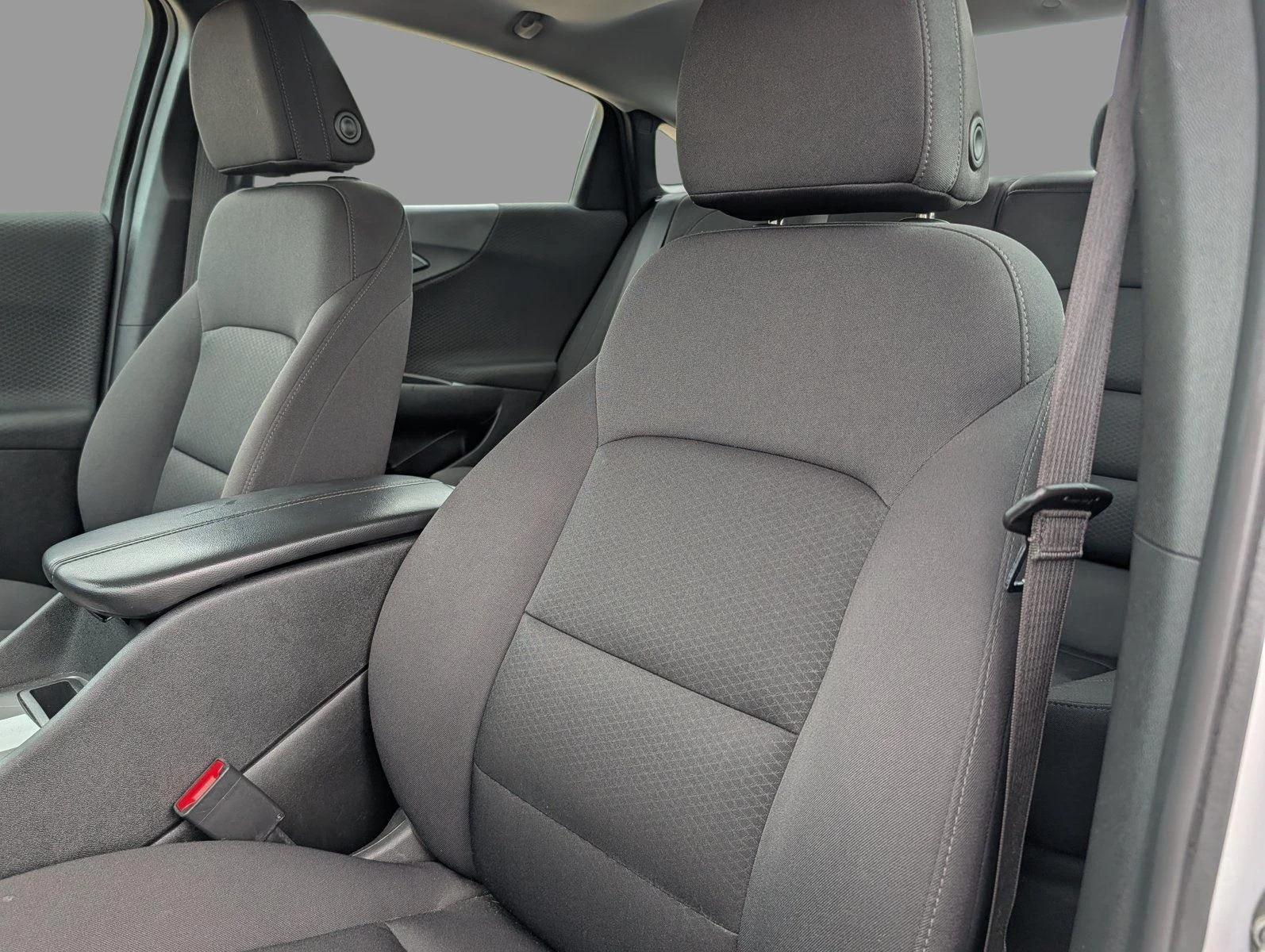 Used 2024 Summit White Chevrolet LT image 12
