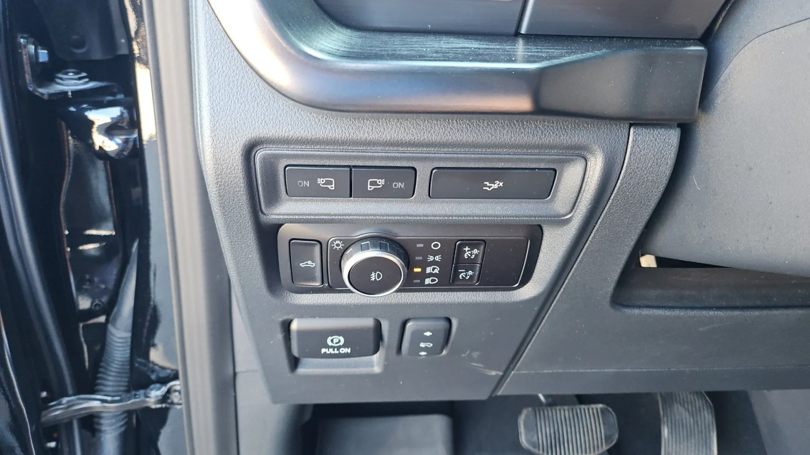 Used 2023 Black Ford LARIAT image 16