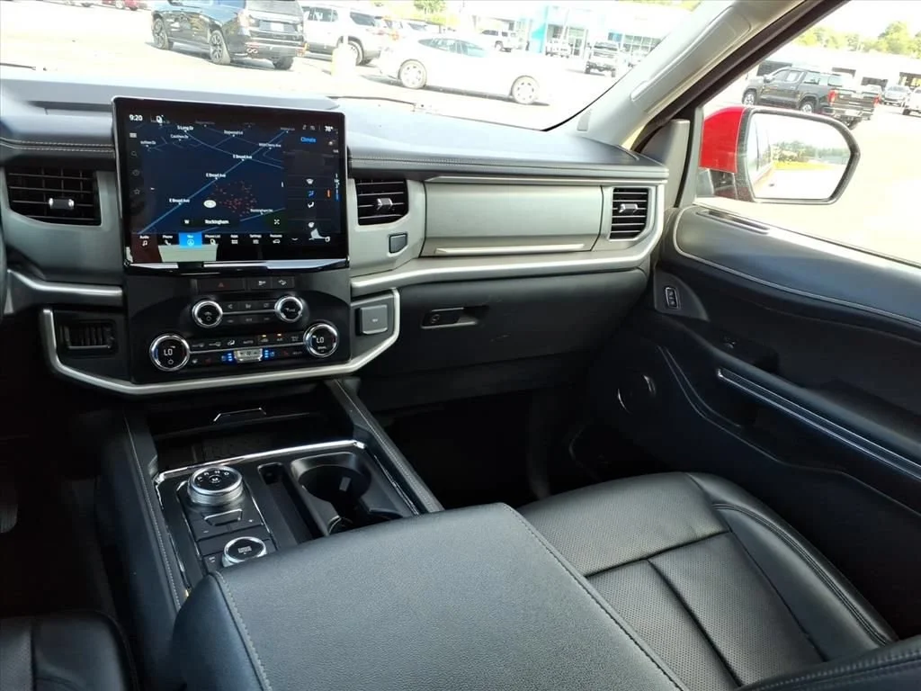 Used 2022 Red Ford XLT image 26