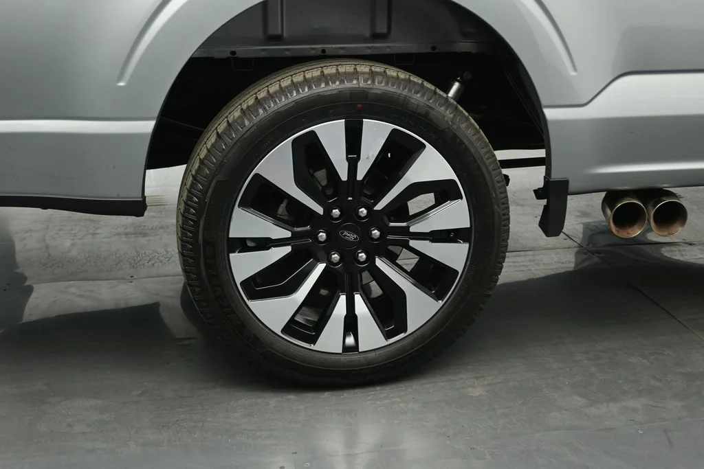 Used 2024 Silver Ford XL image 20