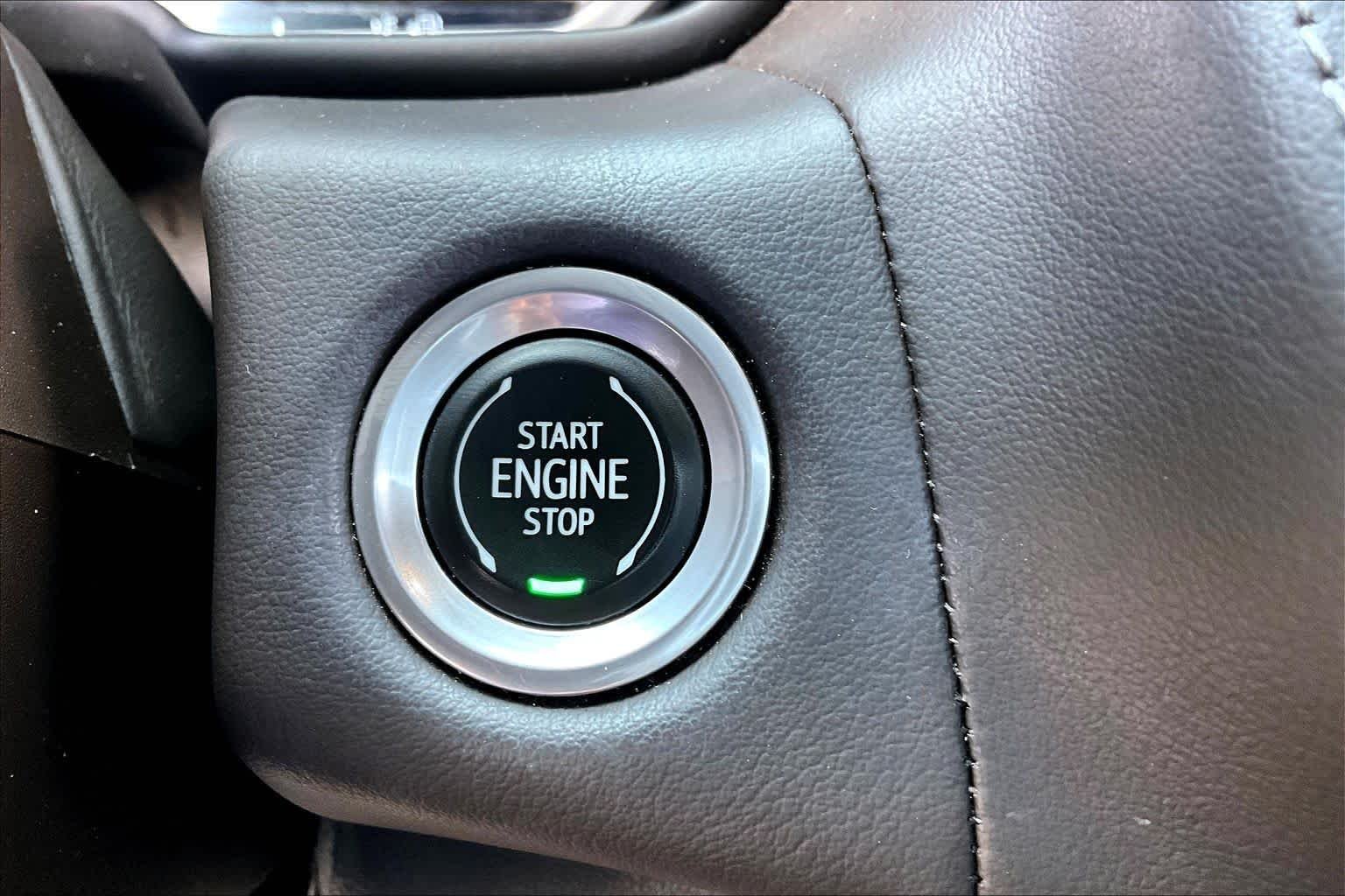 Used 2022 Summit White Chevrolet LT image 35