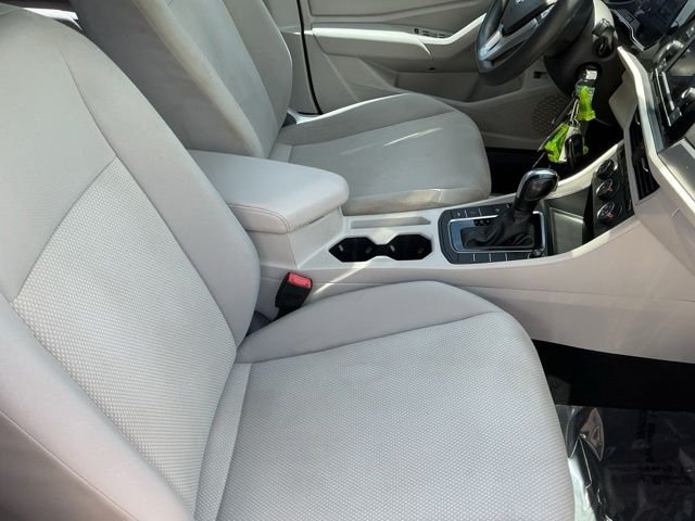 Used 2019 Orange Volkswagen 1.4T S image 27