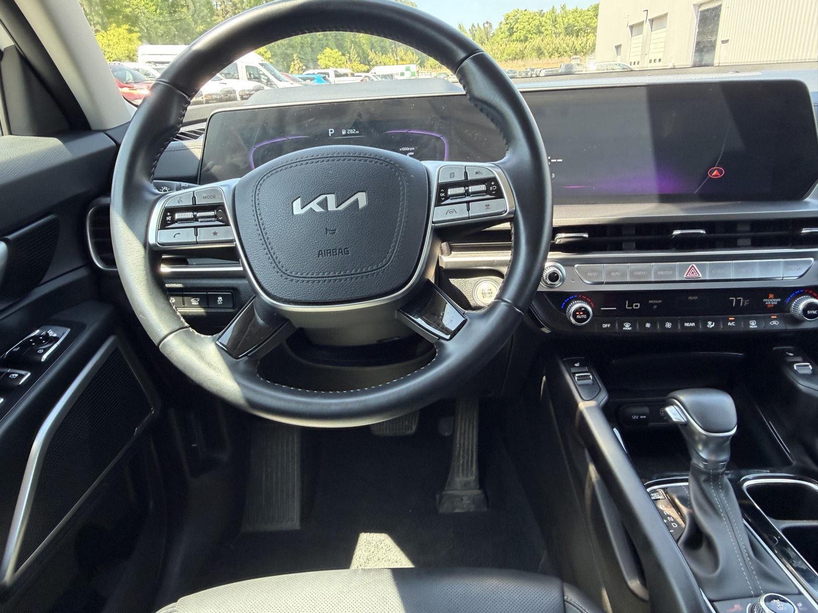 Used 2025 Glacial White Pearl Kia S image 8