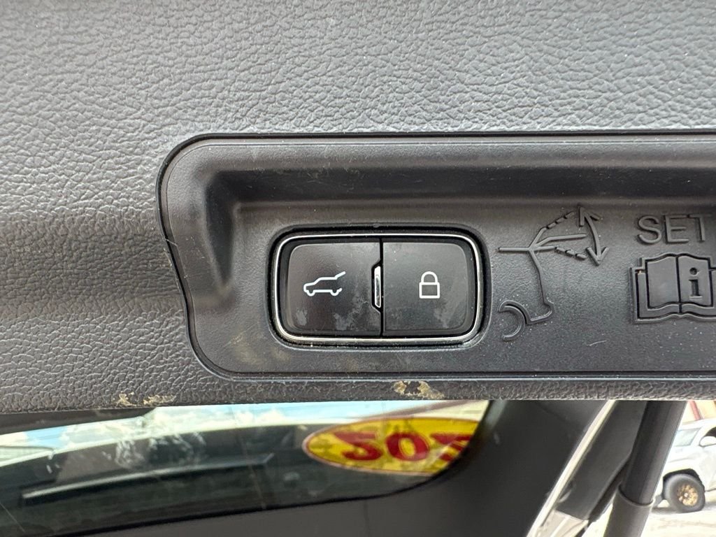 Used 2022 White Ford XLT image 14
