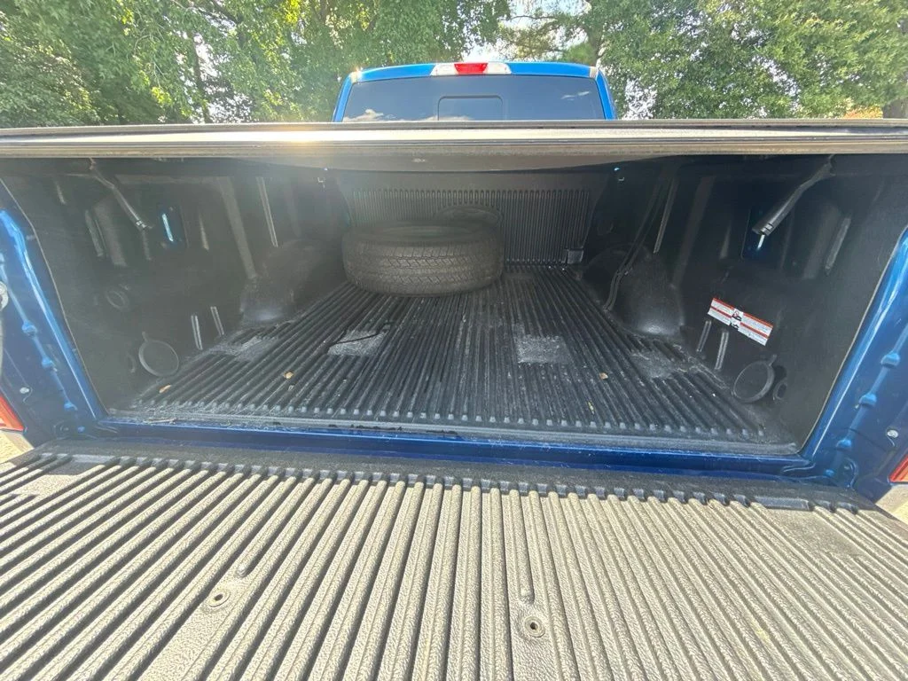 Used 2018 Blue Ford XLT image 6