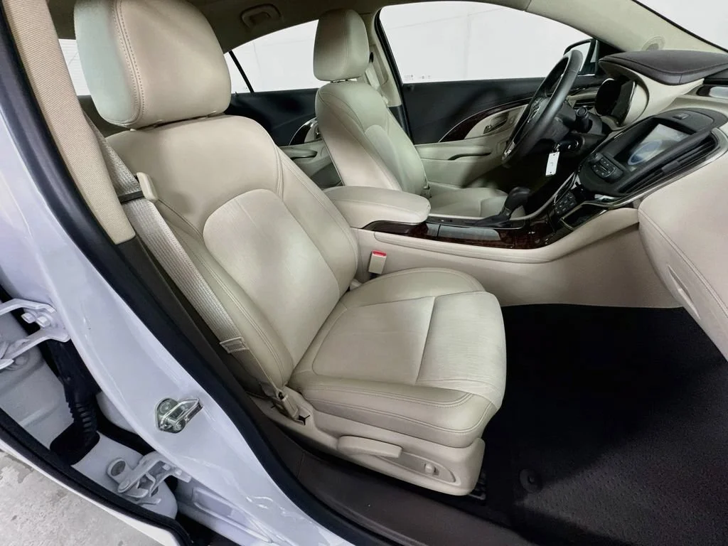 Used 2016 White Buick Base image 33