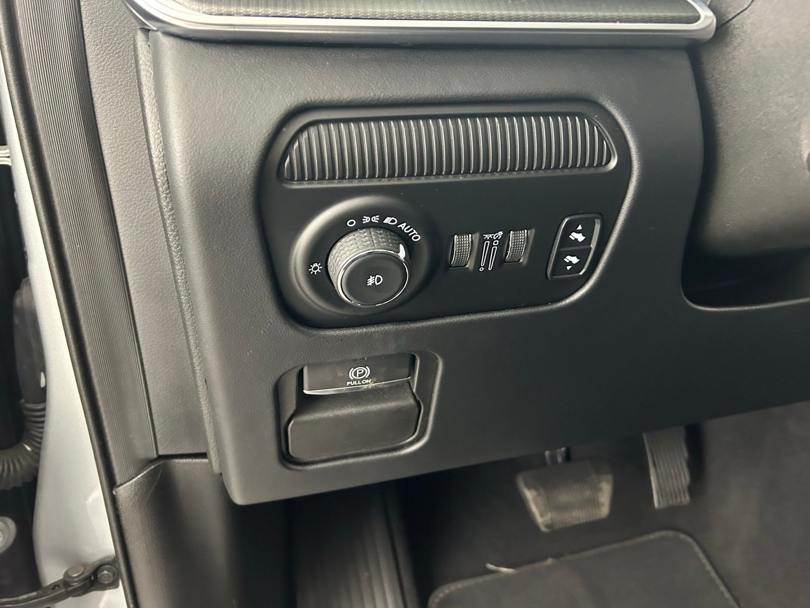 Used 2024 Silver Zynith Jeep Series II image 25