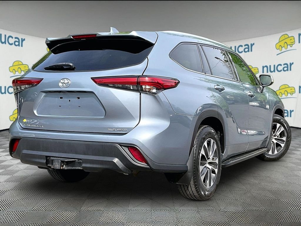 Used 2020 Blue Toyota XLE image 6