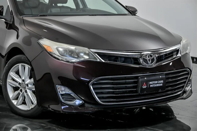 Used 2013 Toyota Avalon XLE with VIN 4T1BK1EB8DU037973 for sale in Aurora, IL