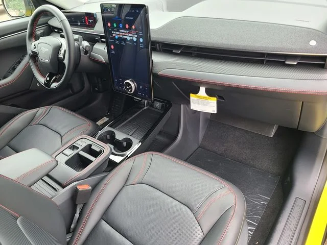 2025 Ford Mustang Mach-E Premium - Photo 18