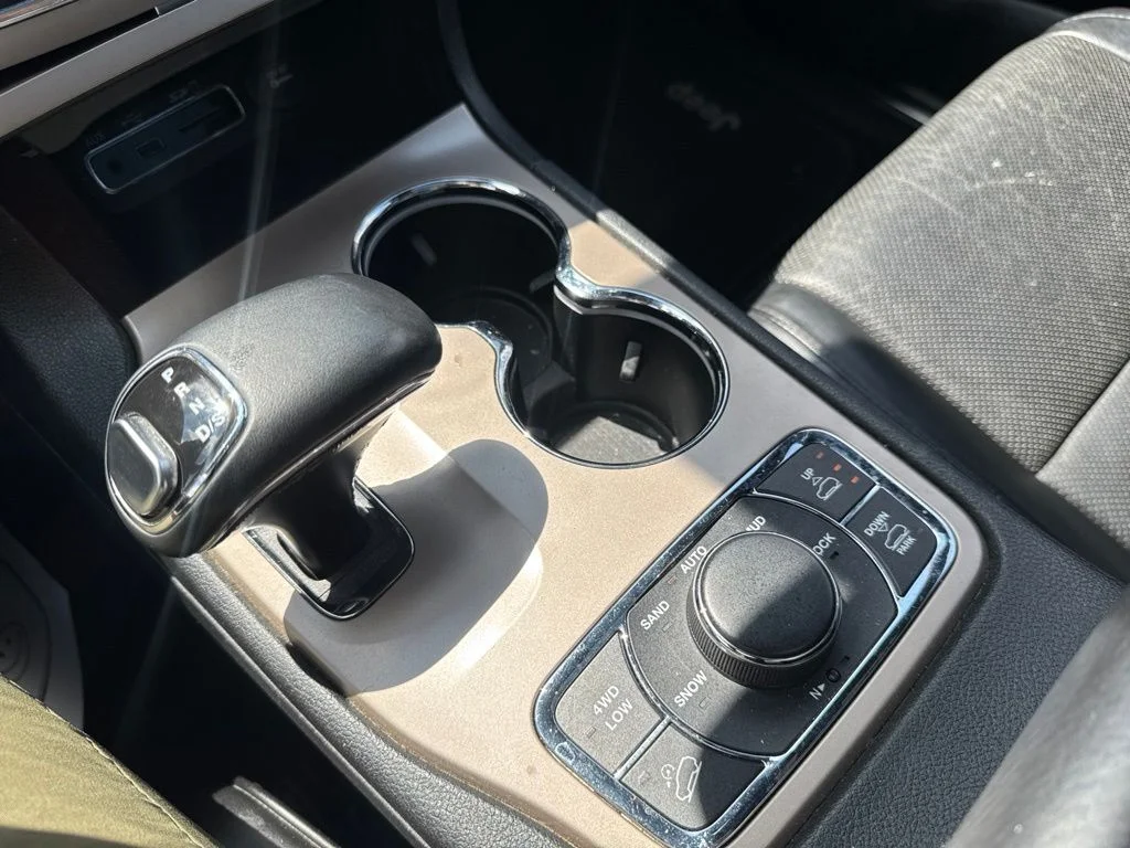 Used 2014 Beige Jeep Summit image 23