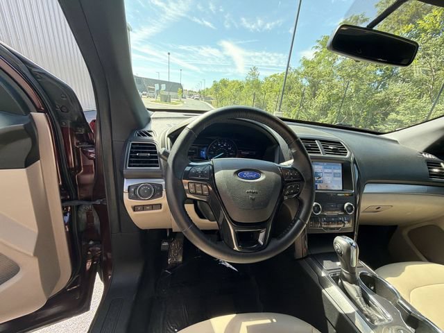 Used 2019 Red Ford XLT image 14