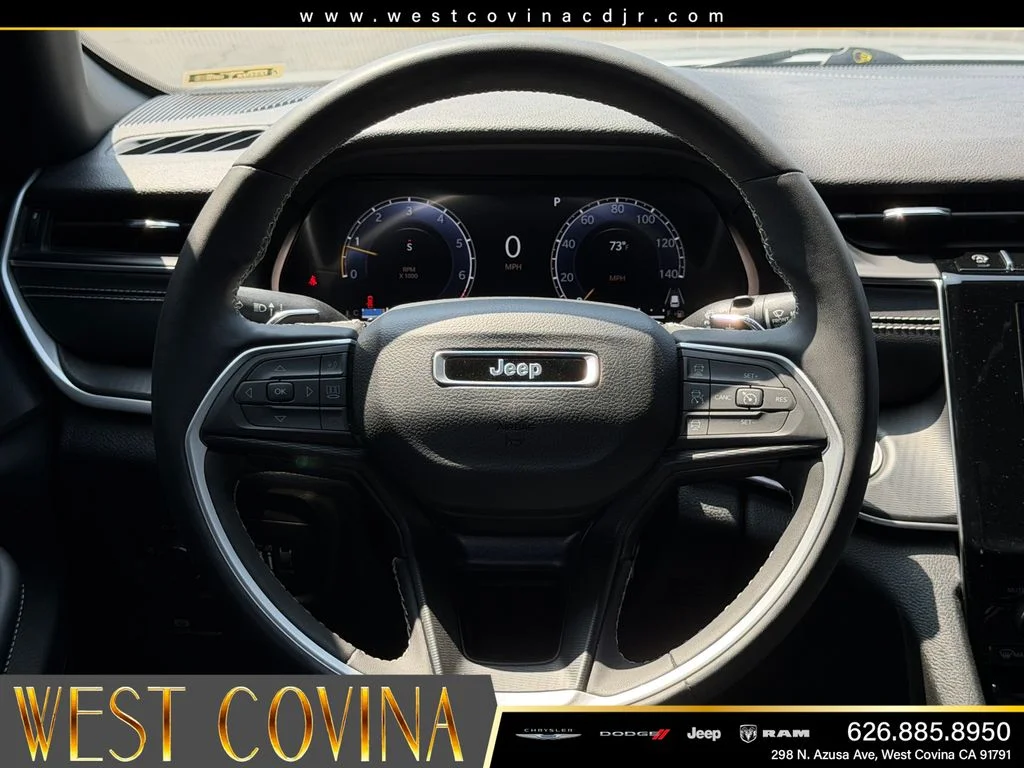 Used 2023 Silver Jeep Altitude image 25