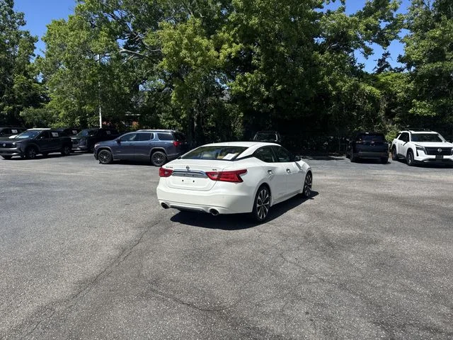 Used 2016 White Nissan SR image 5