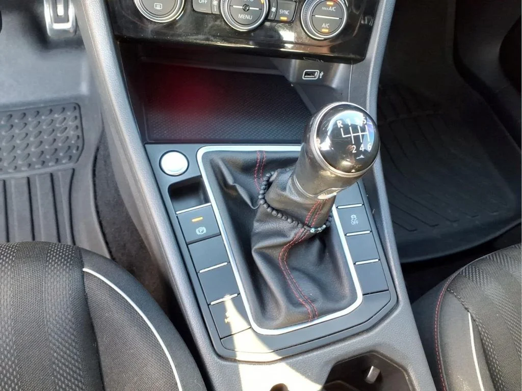 Used 2019 Black Volkswagen 2.0T S image 23