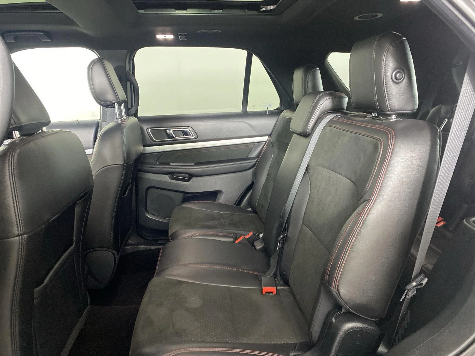 Used 2018 Shadow Black Ford XLT image 35