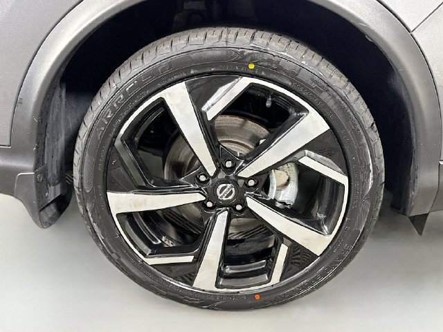 Used 2022 Gun Metallic Nissan SL image 28