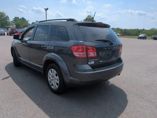 Used 2018  Dodge SE image 10