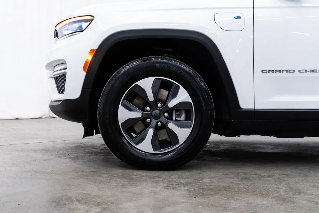 Used 2023 White Jeep 4xe image 7