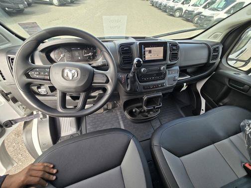 Used 2025 White Ram Base image 16