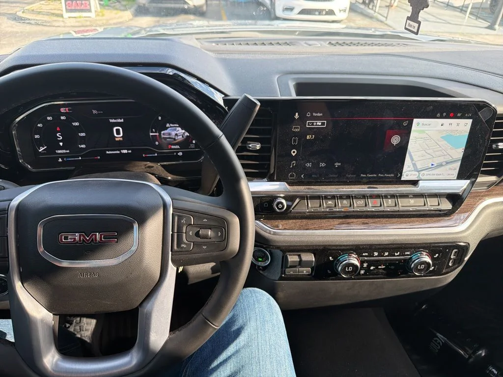 Used 2025 Sterling Metallic GMC Elevation image 5