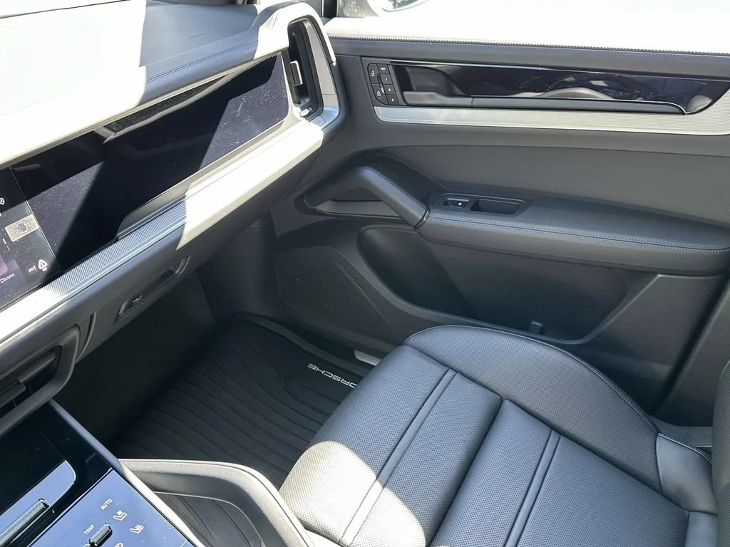 New 2026 White Porsche  image 28