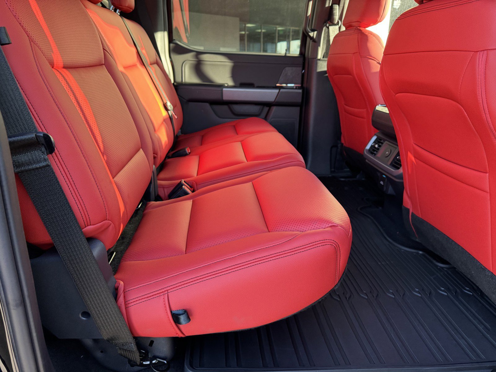 2025 Ford F-150 XLT - Photo 8