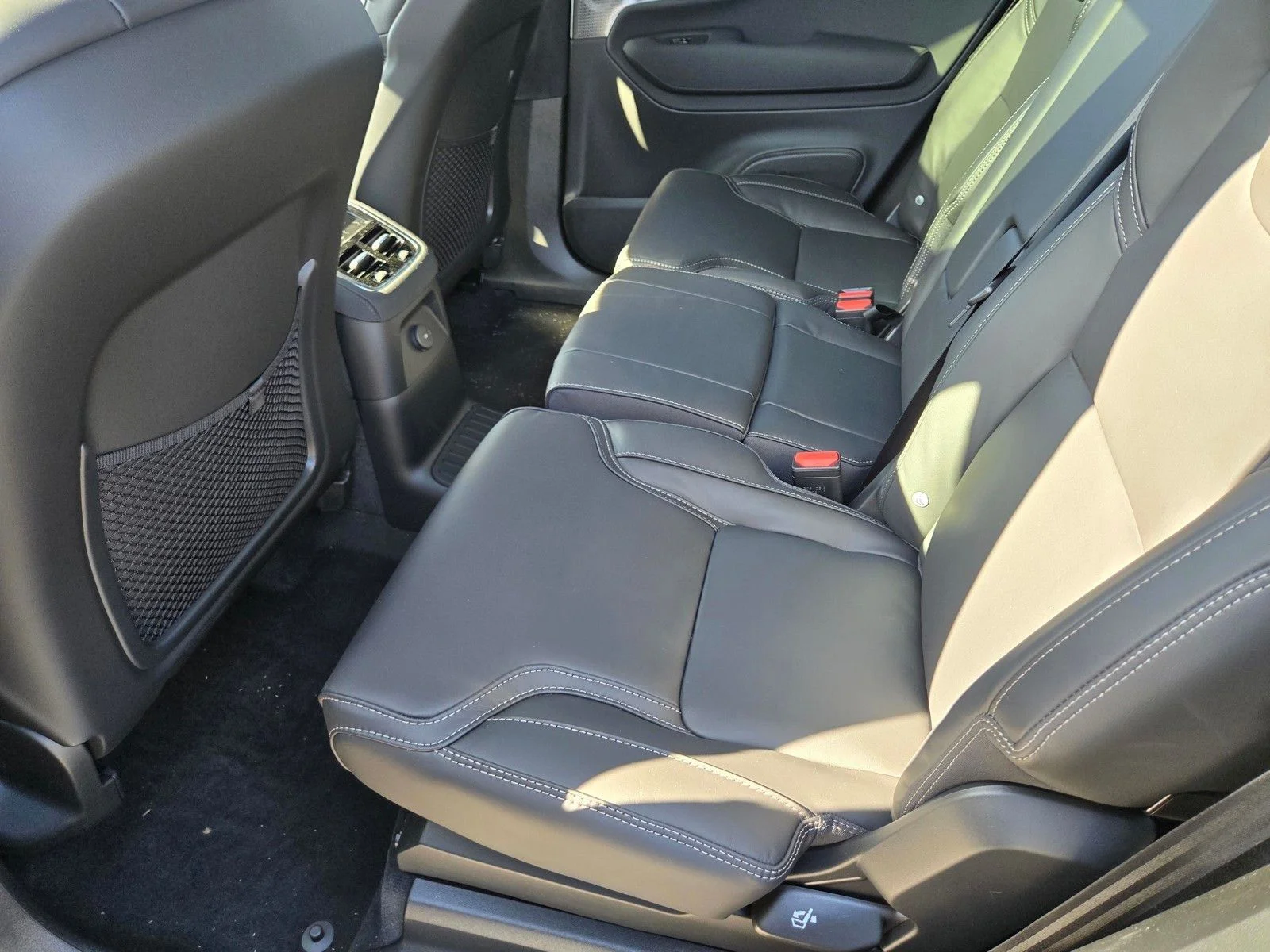 2026 Volvo XC90 Ultra - Photo 13