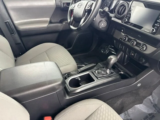 Used 2022 White Toyota SR image 21