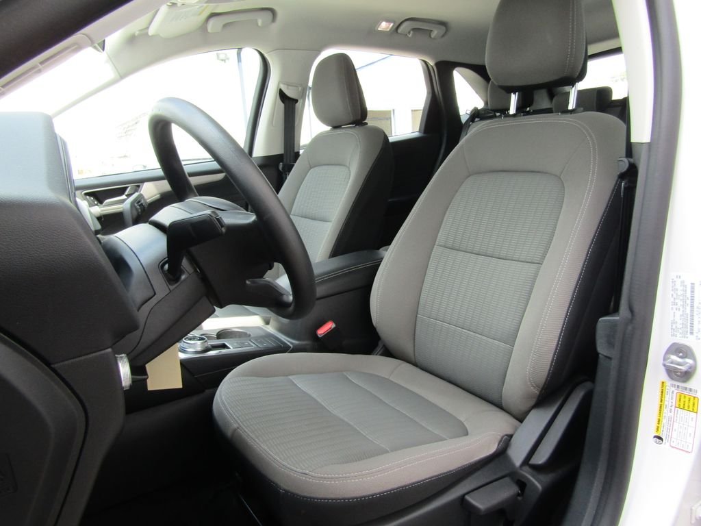 Used 2022 White Ford S image 13