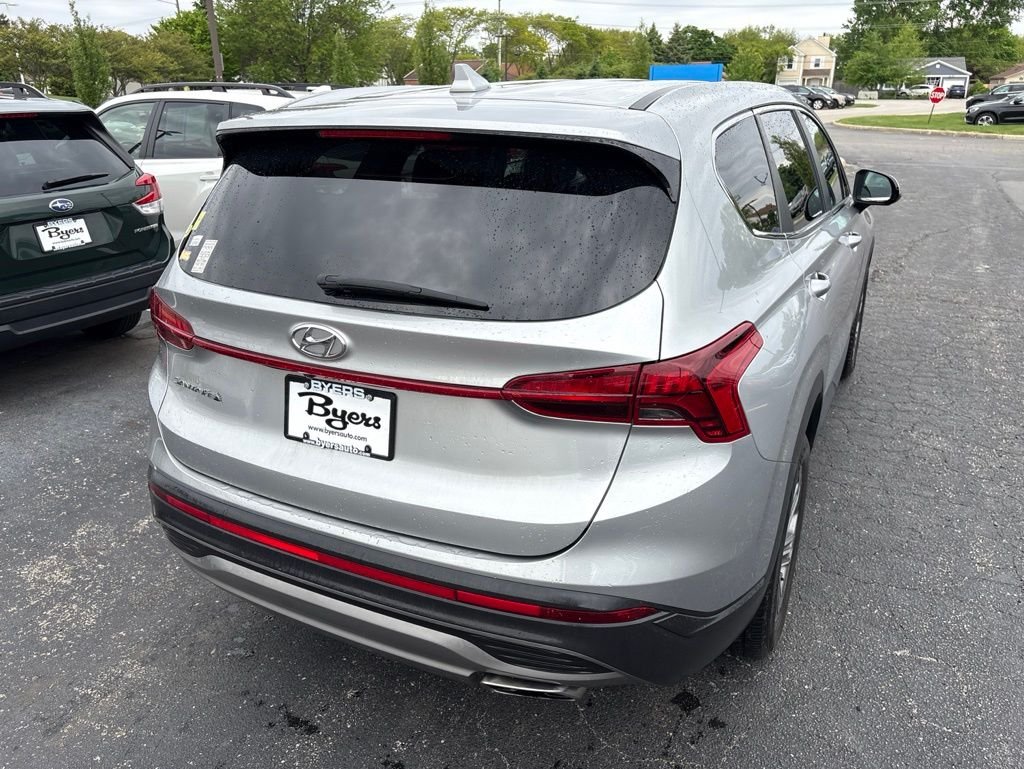 Used 2021 Silver Hyundai SE image 3