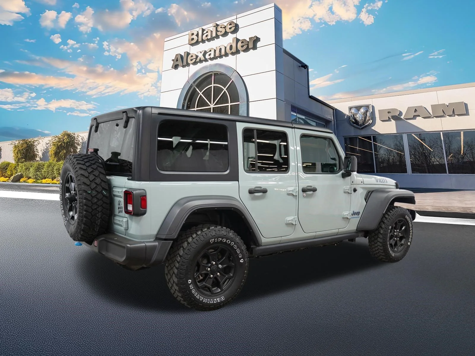 Used 2023 Earl Clearcoat Jeep Willys 4xe image 3