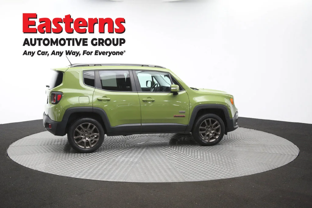 Used 2016 Green Jeep Latitude image 47