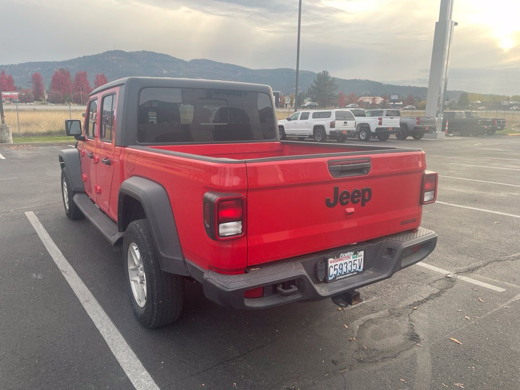 Used 2020 Red Jeep Sport image 7