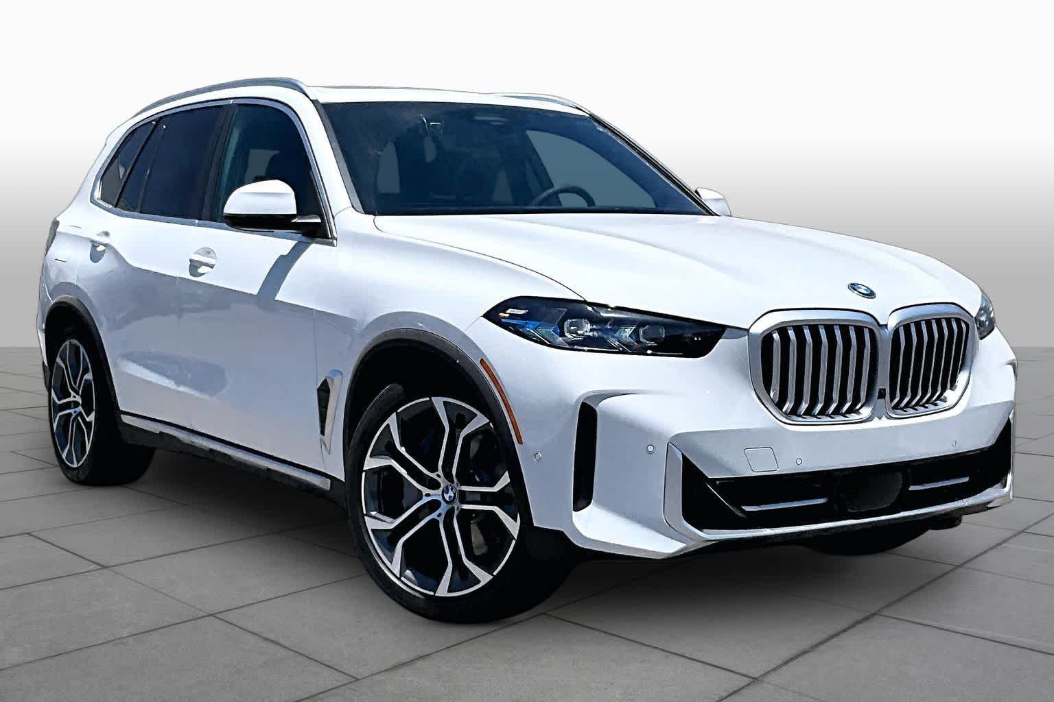 New 2026 Alpine White BMW xDrive50e image 2