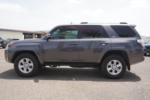 Used 2022  Toyota SR5 Premium image 11