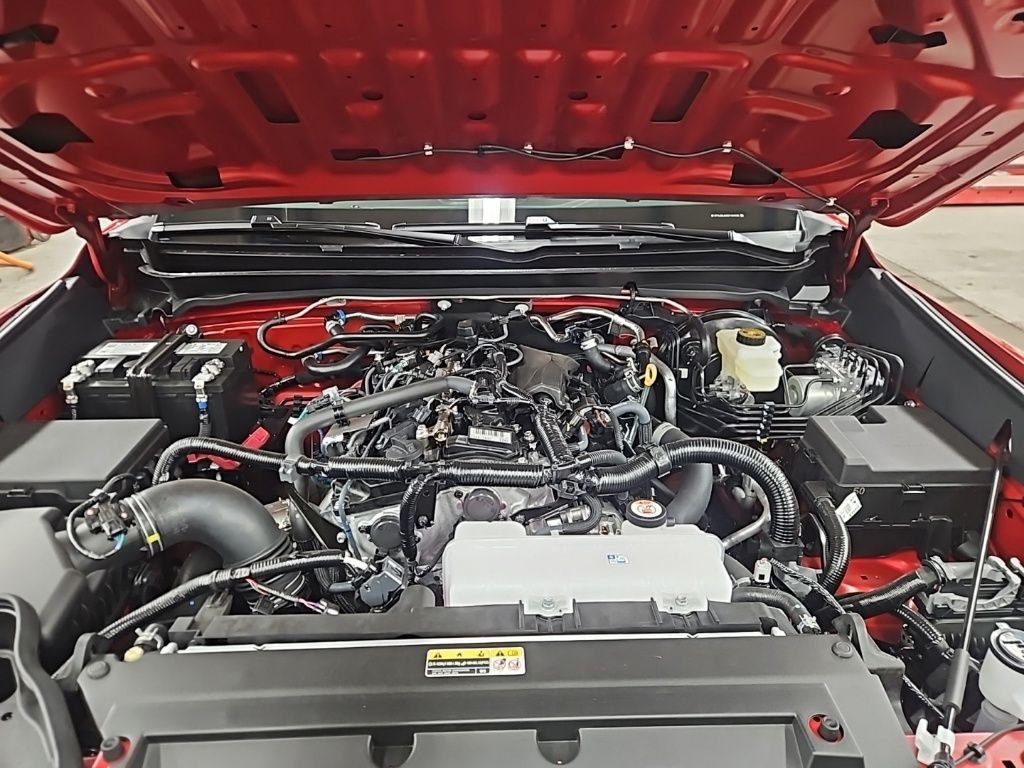2025 Toyota Tacoma SR5 - Photo 40