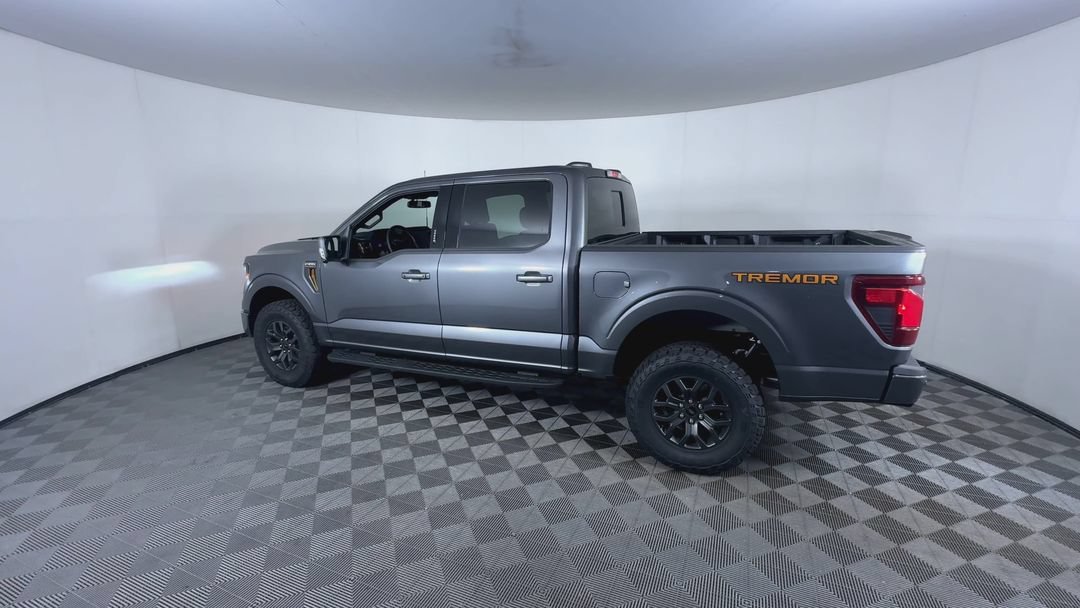 New 2026 Carbonized Gray Metallic Ford Tremor image 6