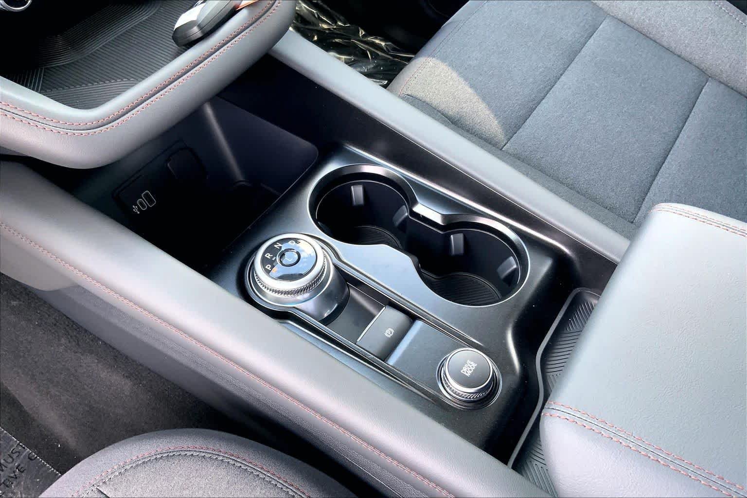 New 2026 Space White Metallic Ford Active image 5