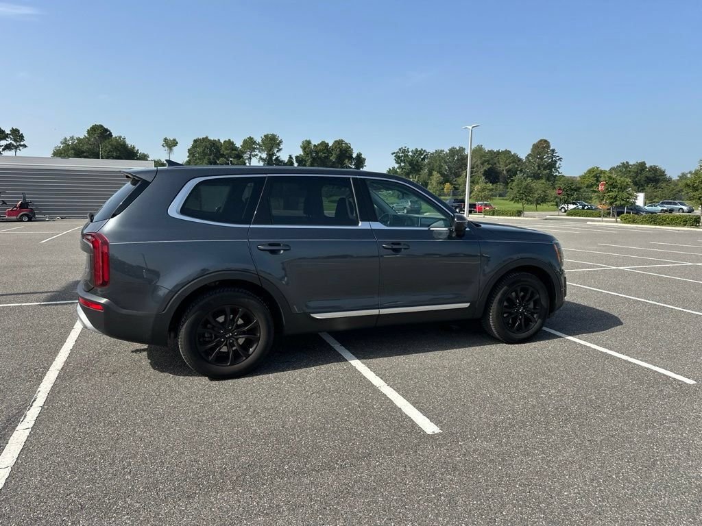 Used 2020 Gray Kia LX image 5
