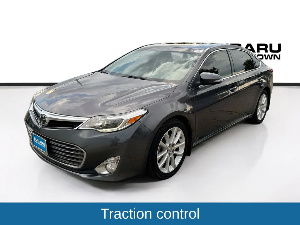 Used 2013 Gray Toyota XLE image 3