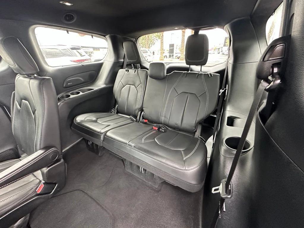 Used 2018 White Chrysler Touring L image 15
