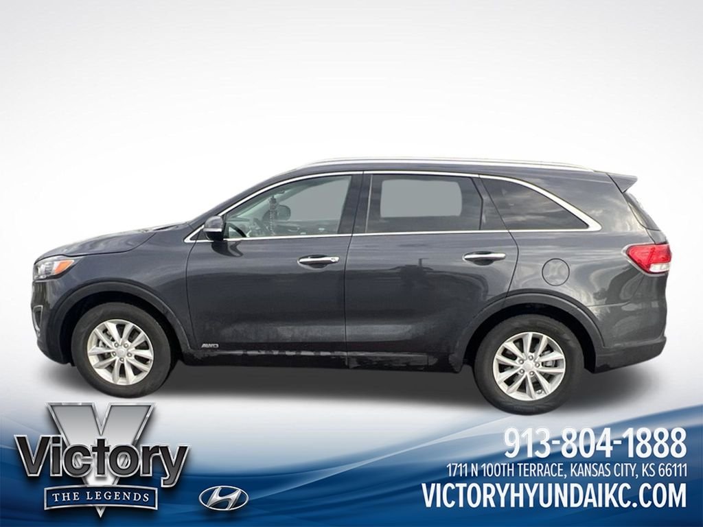 Used 2018 Gray Kia LX image 8