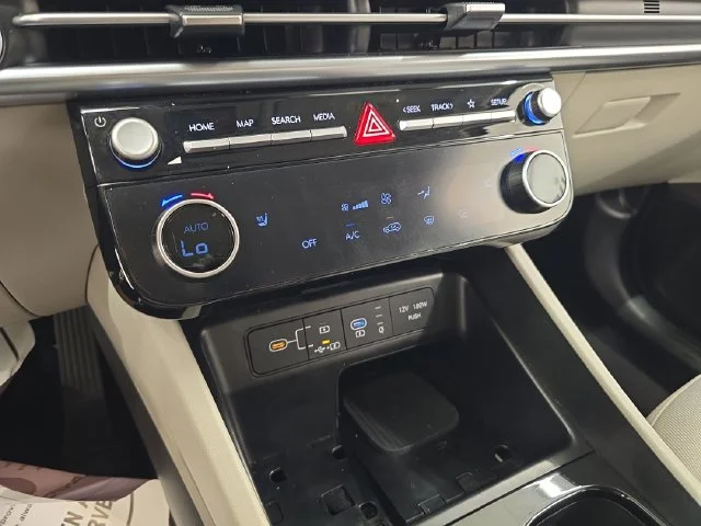 Used 2025 Green Hyundai SEL image 24