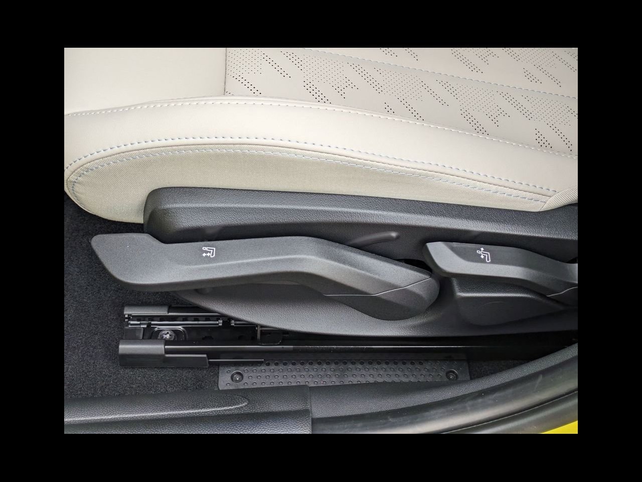 2026 MINI Hardtop 4 Door S - Photo 13