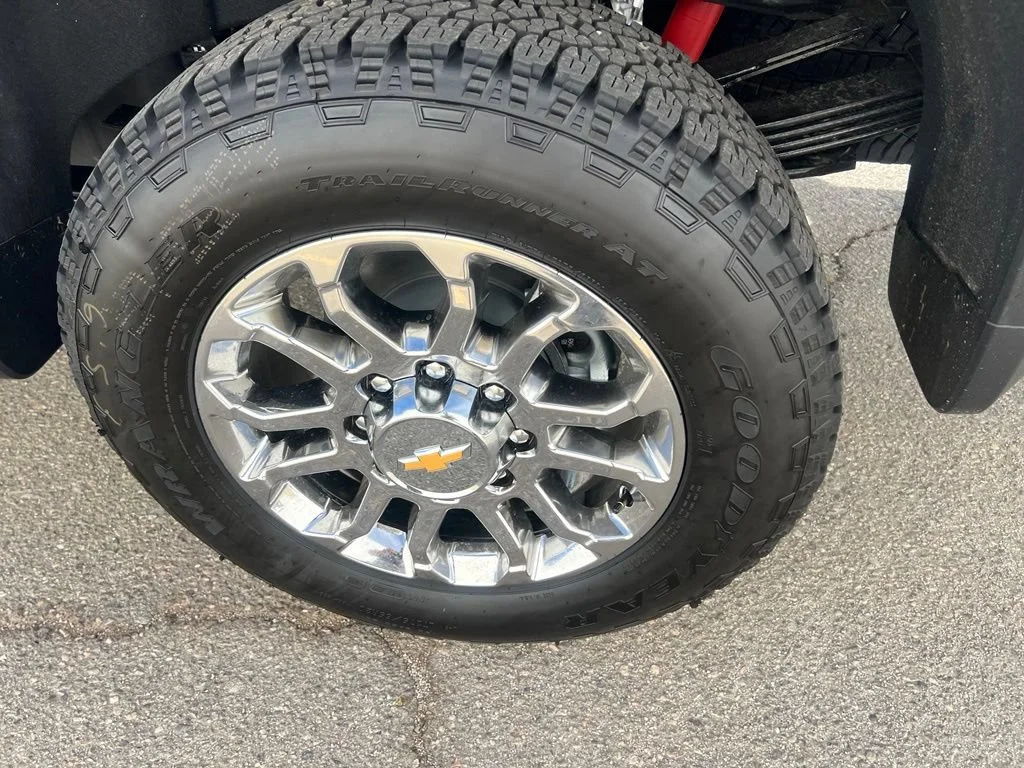 New 2026 Summit White Chevrolet LTZ image 31