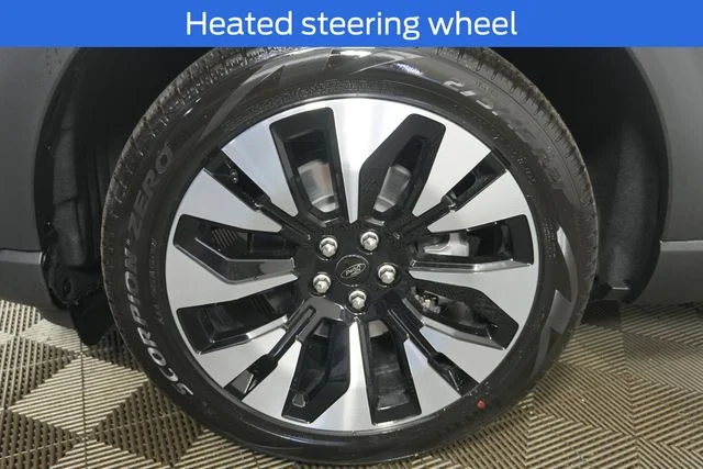 New 2027 Star White Metallic Tri-Coat Ford Platinum™ image 16