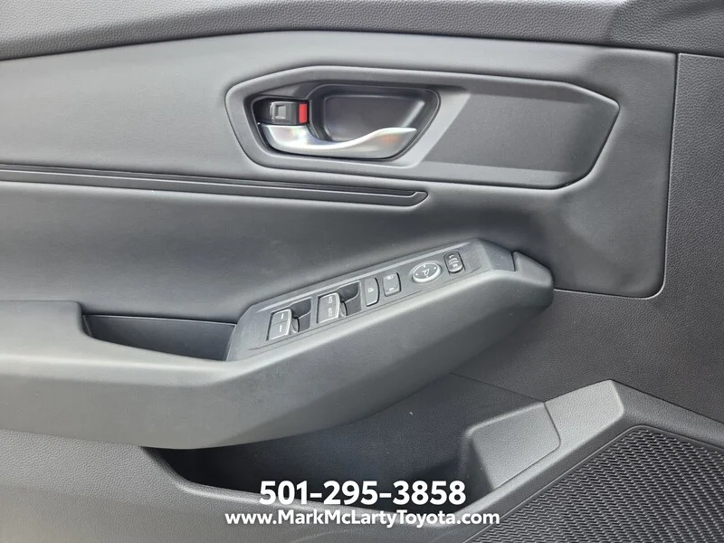Used 2025 Solar Silver Metallic Honda SE CVT image 26