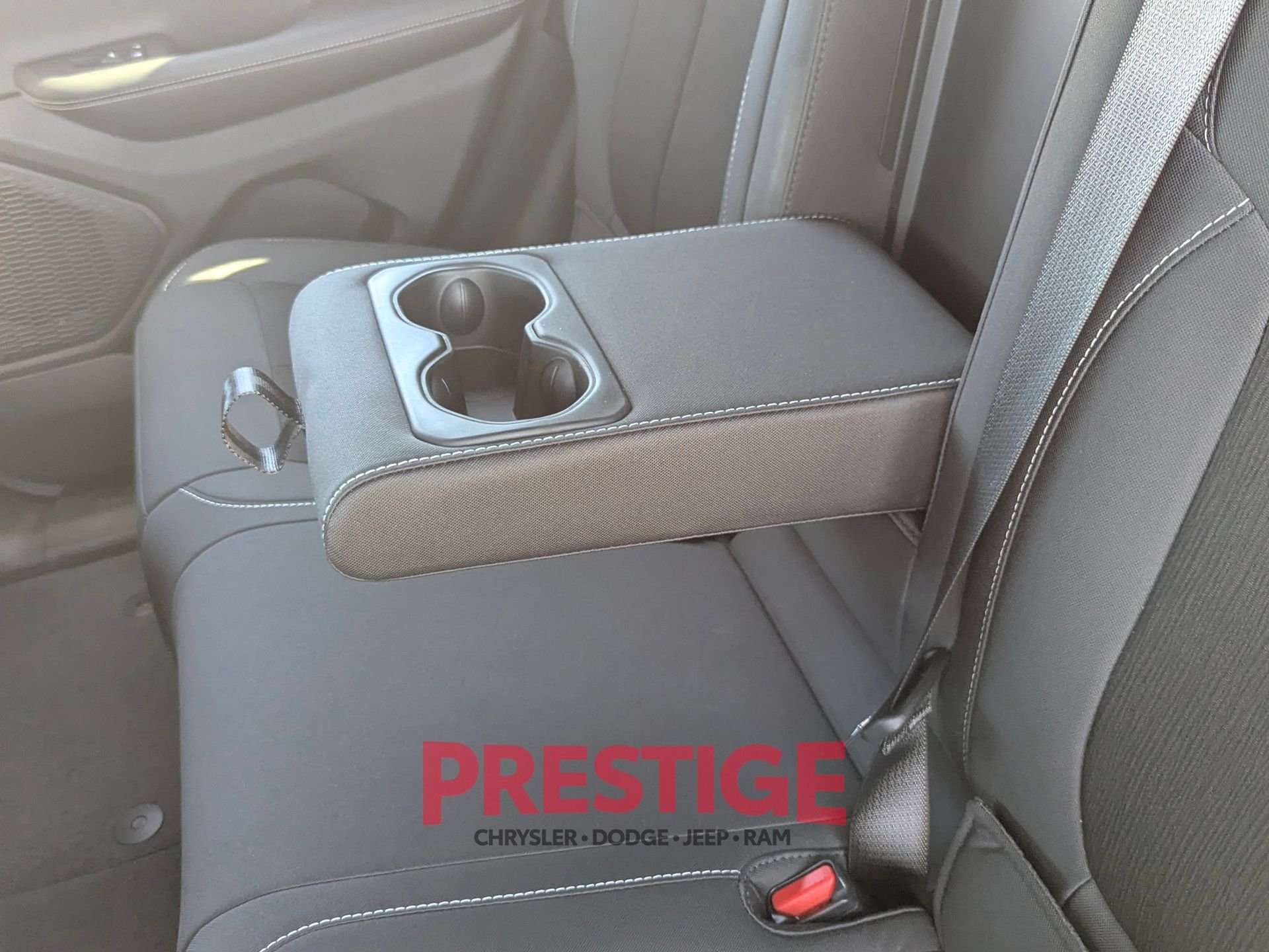 New 2026 Baltic Gray Metallic Clear-Coat Exterior Paint Jeep Laredo X image 29